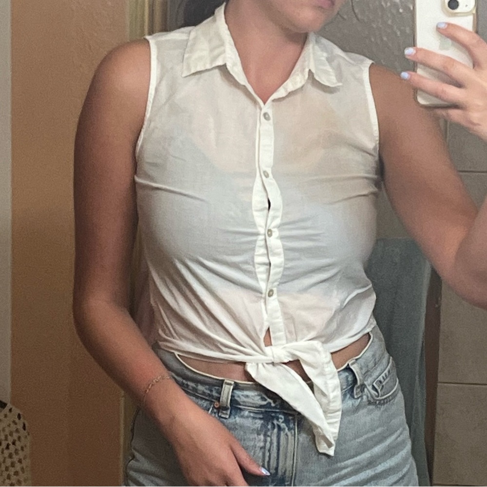 Forever 21 Sleeveless Tie Waist Crop Top Blouse
